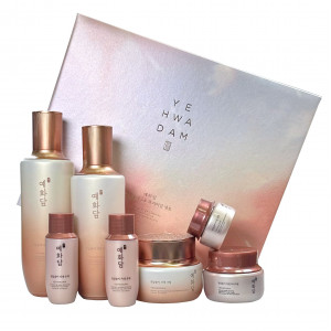 Набор по уходу за лицом полный комплекс Yehwadam Heaven Grade Ginseng Premium Gift Set The Face Shop